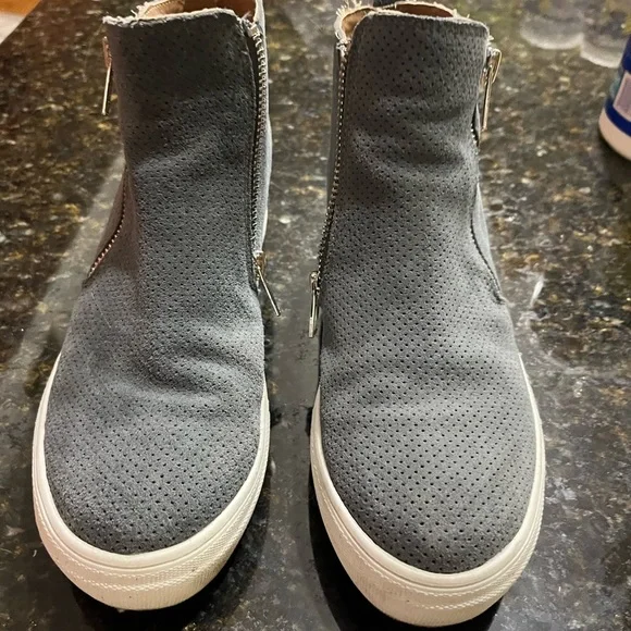 Steve Madden Shoes - Picture 1 of 3
